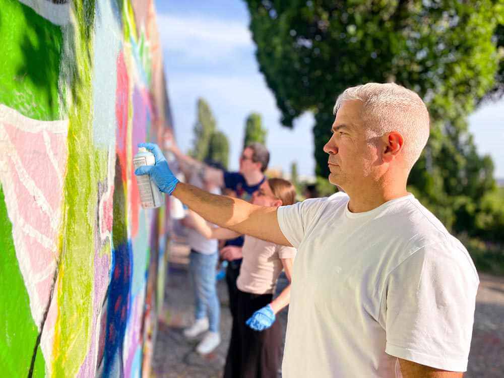 Interactive Corporate Event Ideas Berlin: Why Graffiti is the Ultimate Team Experience